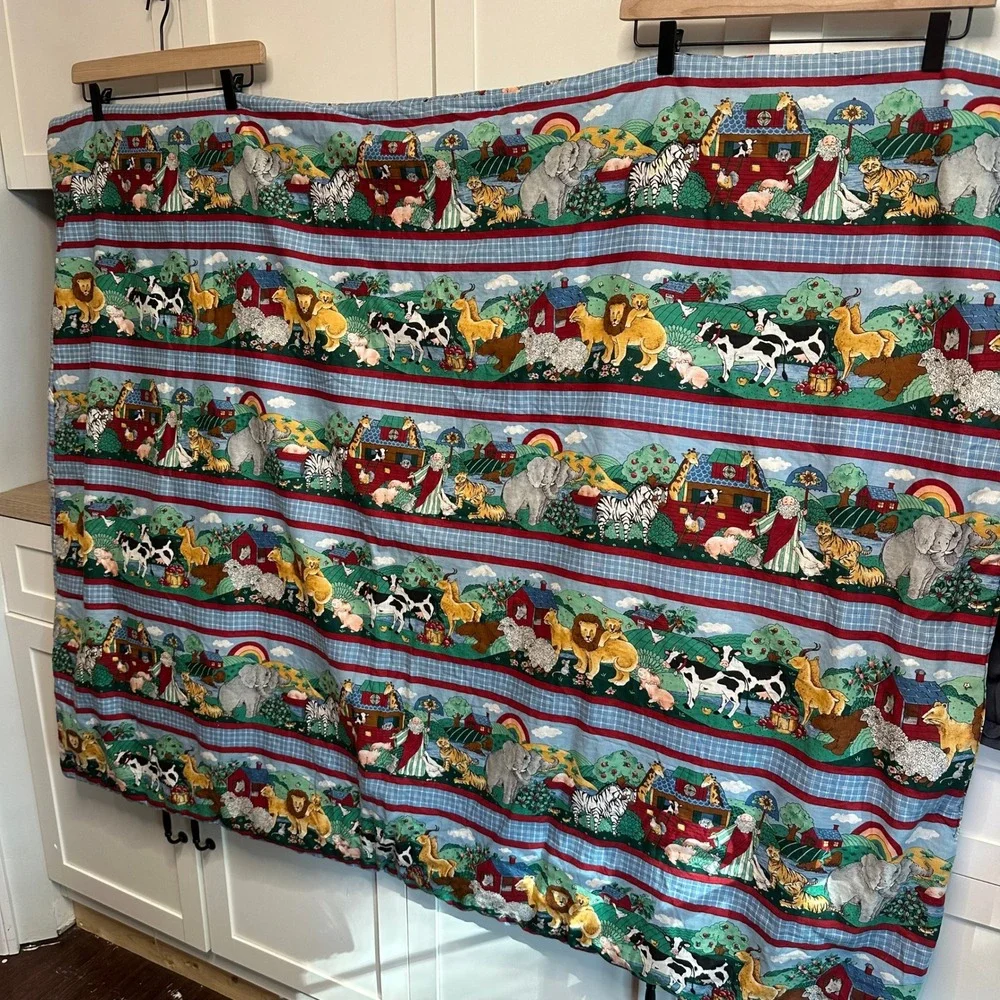 VTG Handmade Noahs Ark Quilt Nursery Comforter Blue Animal Family Pocket (40x52)
